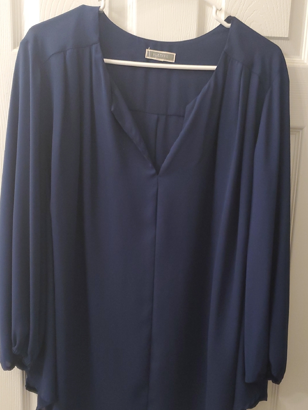 Pletone Deep Navy V-Neck Long-Sleeve Blouse
